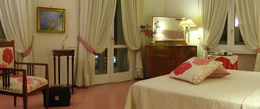 Hotel Victoria Maiorino Cava deʼ Tirreni Екстериор снимка